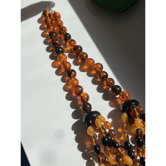 VINTAGE ACRYLIC AMBER ROOT BEER & BLACK LUCITE MULTI STRANDS NECKLACE - Picture 4 of 5